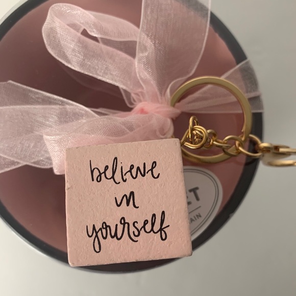 Mug Gift Set With Cube Keychain - Picture 7 of 11